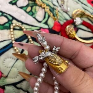 Swarovski Elegant Pearl and Gold Necklace